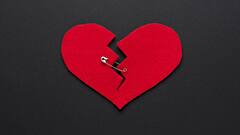 ब्रेकअप होने के ये हैं टॉप रीजंस, कहीं आप तो नहीं करते ये गलतियां?