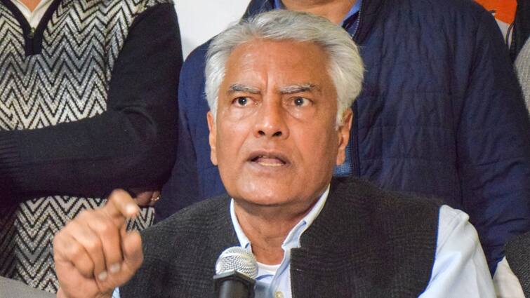 Punjab BJP Chief Sunil Jakhar Attack AAP Guarantee INDIA Rally at Ramlilla Maidan Sunita Kejriwal Arvind Kejriwal 'आज AAP को एक गारंटी देने की जरूरत...' ,पंजाब BJP प्रमुख सुनील जाखड़ का हमला