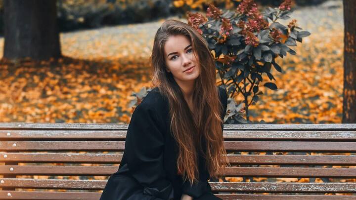 জিঙ্ক বা দস্তা চুলের সঠিক মাত্রায় বৃদ্ধির জন্য অত্যন্ত গুরুত্বপূর্ণ। এছাড়াও চুলের রুক্ষ, শুষ্ক ভাব দূর করে এই খনিজ উপকরণ। এর পাশাপাশি চুল মাঝখান থেকে ভেঙে যাওয়া, চুলের ডগা ফেটে যাওয়ার মতো সমস্যাও দূর করে জিঙ্ক সমৃদ্ধ খাবার।