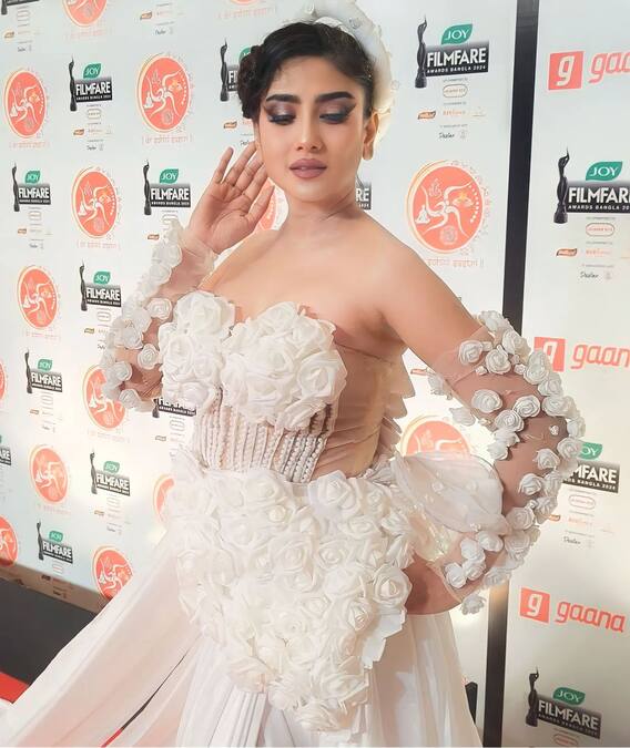 সোহিনীর পরে দেবলীনার সঙ্গে উরফির তুলনা!