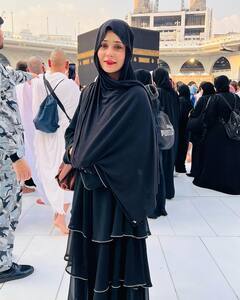 रजमान के महीने में टीवी एक्ट्रेस Sara Khan ने किया पहला उमराह, हिजाब पहने एक्ट्रेस ने शेयर की तस्वीरें