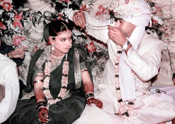 दरअसल साल 1994 में काजोल और अजय ने एक दूसरे को डेट करना शुरू किया था. इसके बाद एक बेहद ही सादे समारोह में सिर्फ चुनिंदा परिवार के लोगों और दोस्तों की मौजूदगी में 1999 में दोनों ने शादी कर ली थी. इसके बाद दोनों हनीमून ट्रिप के लिए गए थे लेकिन ये ट्रिप पूरी नहीं हो पाई थी.