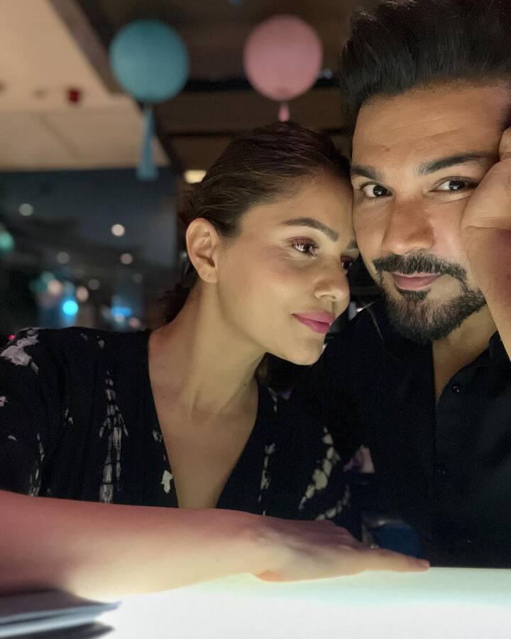 रूबीना ने कहा कि अभिनव उस वक्त बहुत बड़ा सहारा बने थे. एक्ट्रेस ने कहा कि- मुझे जब भी कुछ दिक्कत होती है मुझे अभिनव की जरूरत होती है और वो हमेशा मेरे साथ खड़े भी होते हैं.