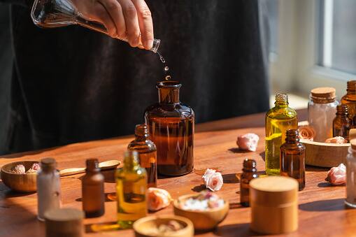 Be cautious with home remedies - certain home remedies can include acidic ingredients that irritate sensitive skin, while others can cause a reaction due to the organic peptides that can cause allergic contact dermatitis. (Image Source: Getty)
