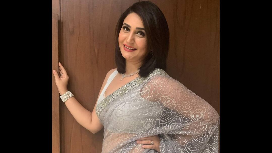 'Pushpa Impossible' Actor Bhakti Rathod Juggles Between Roles And Sets; IN PICS 'Pushpa Impossible' Actor Bhakti Rathod Juggles Between Roles And Sets; IN PICS