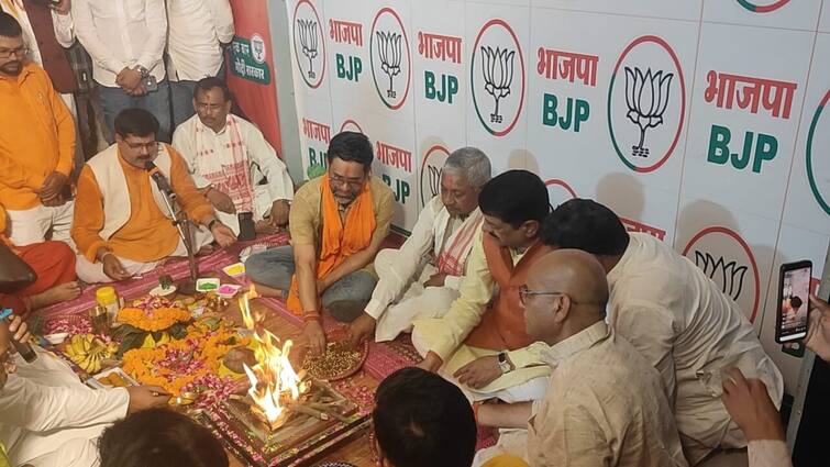 Azamgarh BJP MP Nirahua inaugurated election office said I am real successor Netaji ann Lok Sabha Election News: 'नेताजी का असली उत्तराधिकारी मैं हूं', लोकसभा चुनाव से पहले बोले बीजेपी नेता निरहुआ