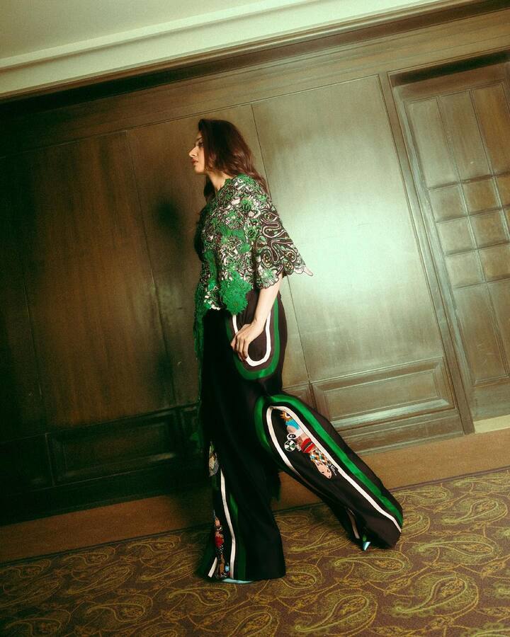 తమన్నా భాటియా అరన్​మనై 4 సినిమా ప్రమోషన్​లలో బిజీగా ఉంది. ఈ సినిమా ప్రమోషన్లకు ఈ భామ ఎక్కువగా గ్రీన్ కలర్ డ్రెస్​లలో వెళ్తోంది.(Images Source : Instagram/ tamannaahspeaks)