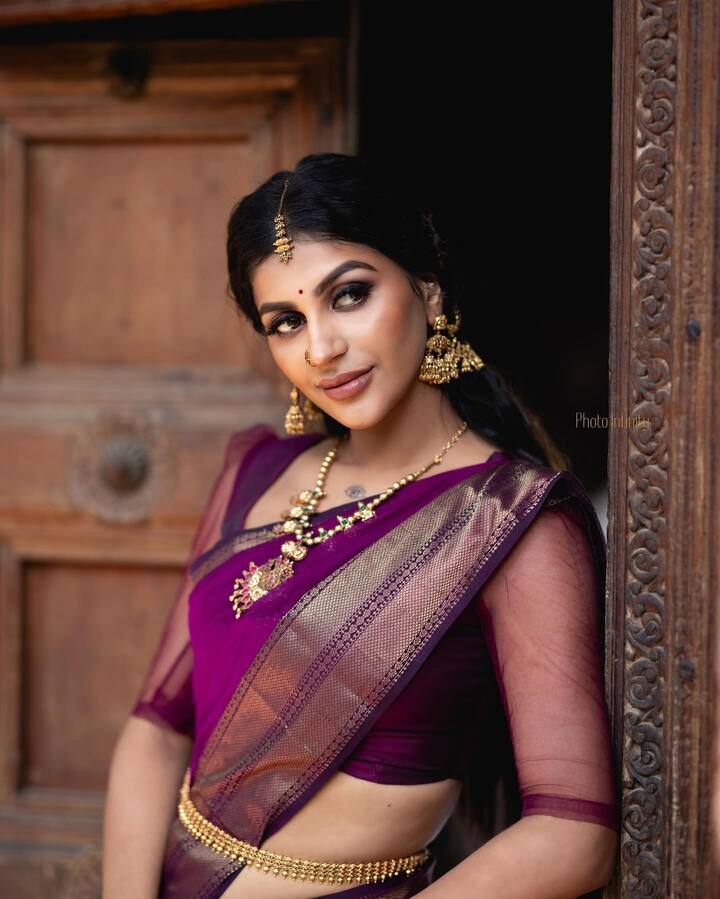 பிக்பாஸ் நிகழ்ச்சி மூலம் பிரபலமாகி அதன் பிறகு தமிழ் திரையுலகில் எண்ட்ரி கொடுத்தவர் நடிகை யாஷிகா ஆனந்த்.