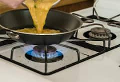 Gas Tips: ਗੈਸ ਦਾ ਬਰਨਰ ਹੋ ਗਿਆ ਬਿਲਕੁਲ ਕਾਲਾ, ਤਾਂ ਇਸ ਤਰੀਕੇ ਨਾਲ ਕਰੋ ਸਾਫ, ਹੋ ਜਾਵੇਗਾ ਬਿਲਕੁਲ ਨਵਾਂ