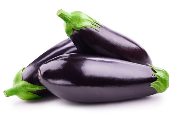 बैंगन दिमाग के साथ साथ हड्डि्यों के विकास के लिए भी काफी मददगार साबित होता है. आपको बता दें कि बैंगन में पाया जाने वाला फेनोलिक नामक एंजाइम बोन डेंसिटी बढ़ाता है और इससे हड्डियां मजबूत होती हैं. बैंगन के सेवन से आंखों की सेहत भी अच्छी होती है. अगर आप बैंगन खाते हैं तो ग्लूकोमा और नजर दोष की संभावना कम होती है.