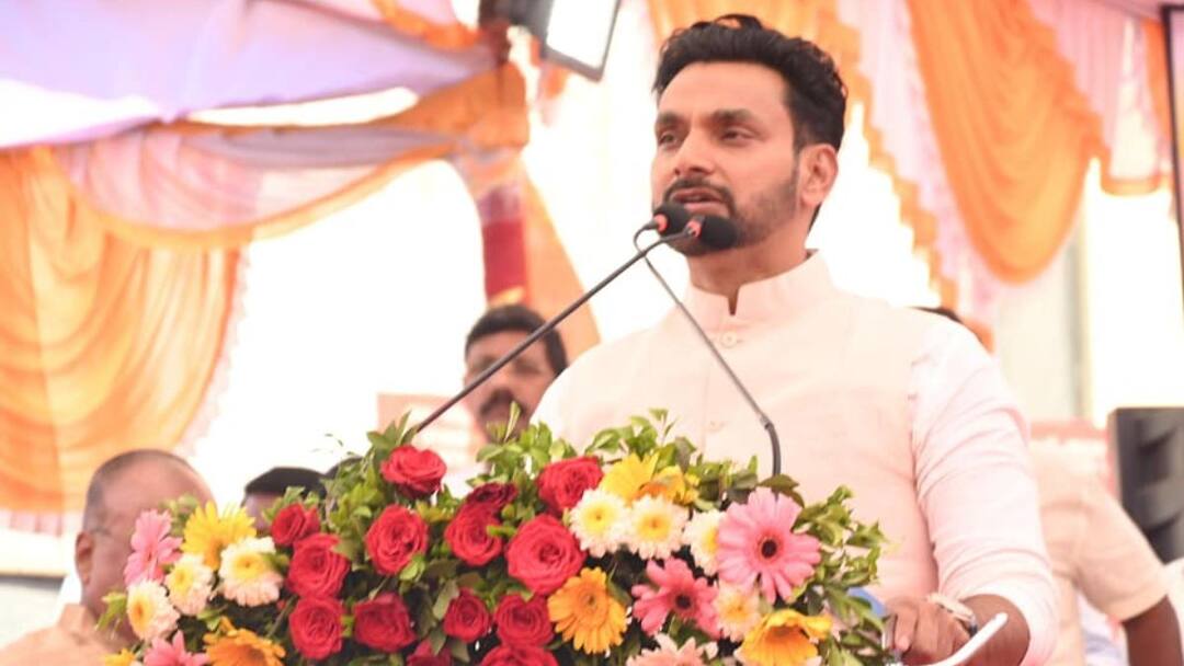 Hatkanangle Lok Sabha Constituency : जोपर्यंत सन्मान नाही तोपर्यंत प्रचार नाही; आणखी एका भाजप नेत्याची धैर्यशील मानेंविरोधात नाराजी Until there is not honor will not campaign Dhairyasheel Mane BJP leader Sanjay Patil from Hatkanangle Lok Sabha constituency expressed his displeasure Hatkanangle Lok Sabha Constituency : जोपर्यंत सन्मान नाही तोपर्यंत प्रचार नाही; आणखी एका भाजप नेत्याची धैर्यशील मानेंविरोधात नाराजी