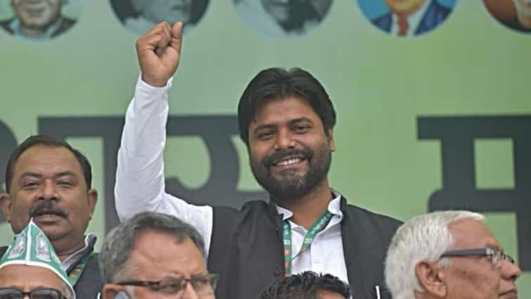 Sandeep Saurav chose politics over Hindi professor post Lok sabha elections 2024 candidate in Bihar cpiml Sandeep Saurav : JNU में प्रोफेसर की नौकरी छोड़ी, अब इस पार्टी ने दे दिया बिहार से टिकट, लड़ रहे हैं चुनाव