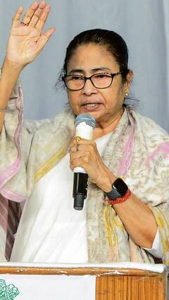 Breaking: चक्रवात प्रभाावित लोगों से मिलने पहुंचीं ममता बनर्जी | ABP Shorts