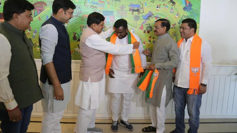 Chhindwara Congress leaders like Kamlesh Shah leaving one by one and joining BJP ANN छिंदवाड़ा में कांग्रेस से नेताओं का पलायन जारी, विधायक बोले- 'BJP इसलिए जाना चाहते हैं क्योंकि...'