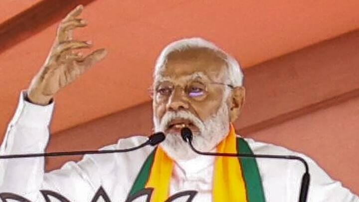 प्रधानमंत्री मोदी ने एक्स पर एक पोस्ट में कहा, ‘‘पश्चिम बंगाल के जलपाईगुड़ी-मैनागुड़ी इलाके में तूफान से प्रभावित हुए लोगों के प्रति मेरी संवेदनाएं. अपने प्रियजनों के खोने वालों के प्रति मेरी संवेदनाएं.’’ प्रधानमंत्री ने कहा कि मैं बंगाल में बीजेपी के सभी कार्यकर्ताओं से प्रभावितों की मदद करने की अपील करता हूं. ’’