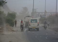 Delhi Weather: दिल्ली में आंधी और तूफान की संभावना, जानें- आज कैसा रहेगा मौसम