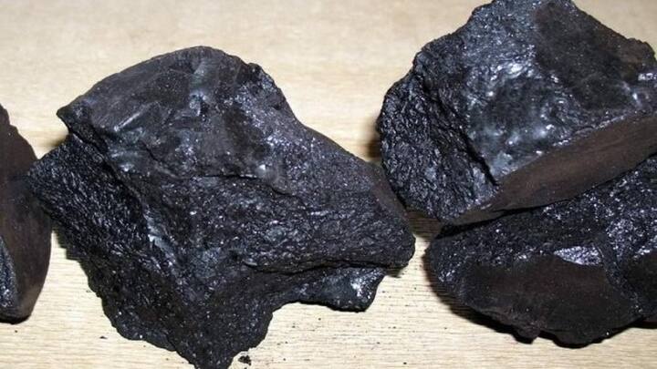जबकि, एक्सपर्ट का कहना है कि शिलाजीत इम्यून सिस्टम बढ़ाने और शरीर की कमजोरी को दूर करने के लिए रामबाण औषधि है. हालांकि, हर इंसान को इसके इस्तेमाल की सलाह नहीं दी जाती.