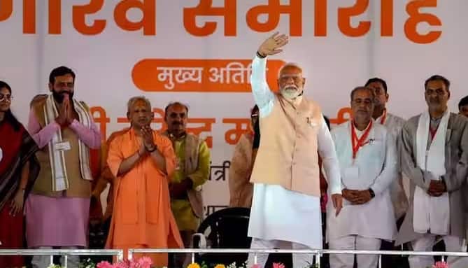 વિશેષ યાદીમાં ભારતનું નામ 12મા નંબરે આવે છે. અહીં ભારતની અર્થવ્યવસ્થા 3.39 ટ્રિલિયન ડોલર દર્શાવવામાં આવી છે. ઈઝરાયેલનું નામ ભારતથી એક સ્થાન ઉપર 11મા સ્થાને આવે છે.