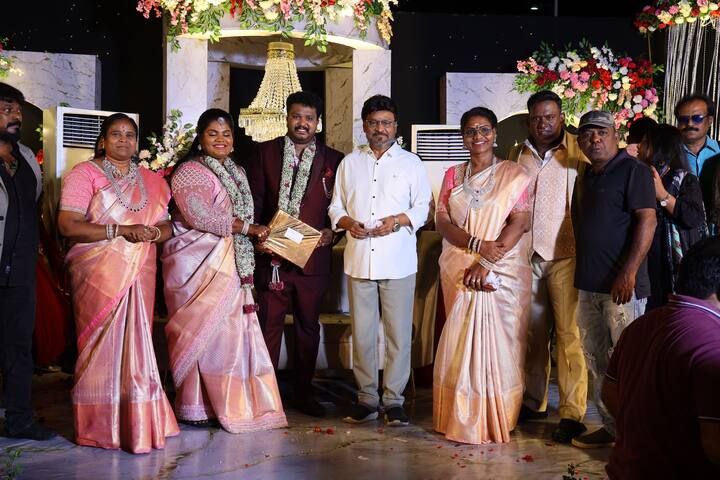இந்திரஜா - கார்த்திக்கை நேரில் சந்தித்து வாழ்த்திய நடிகரும் இயக்குநரும் ஆன பாக்கியராஜ், கூடுதலாக நடிகைகள் அம்பிகா, ரேகா, அதிதி சங்கர், நளினி , திவ்யதர்க்ஷனி உள்பட ஏராளமான  திரையுலக பிரமுகர்களும், அரசியல் தலைவர்களும் கலந்து கொண்டு மணமக்களை வாழ்த்தினர்.