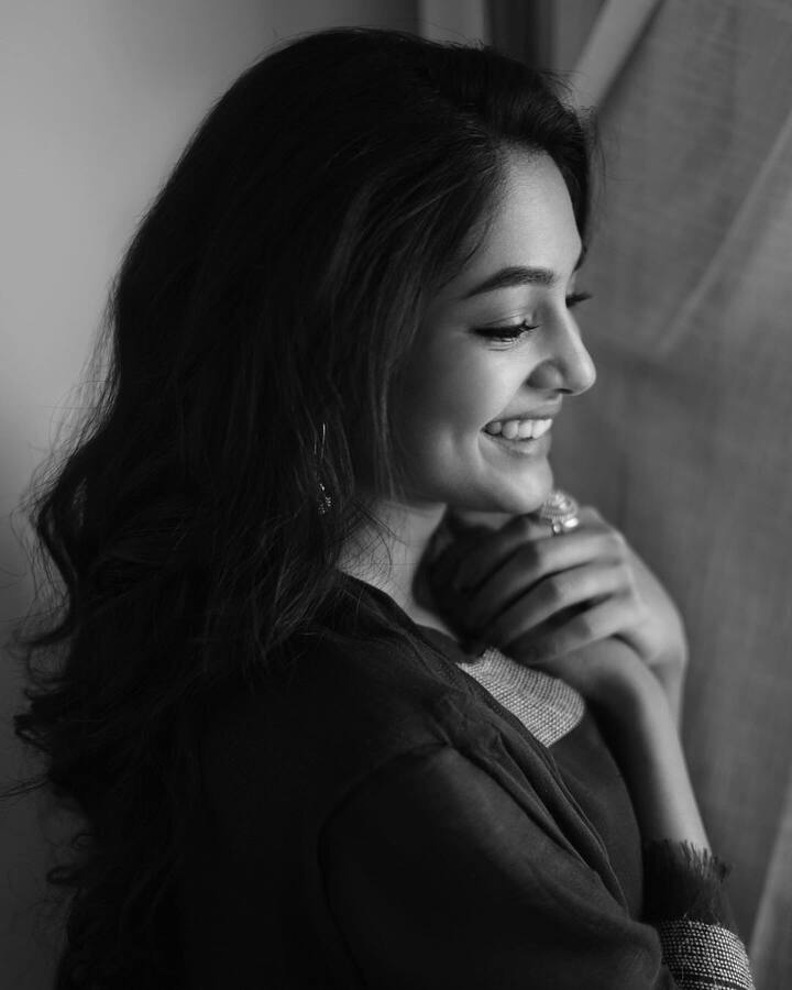 அந்த படத்தில் இவானாவின் நடிப்பு பலராலும் பாராட்டப்பட்டது.
