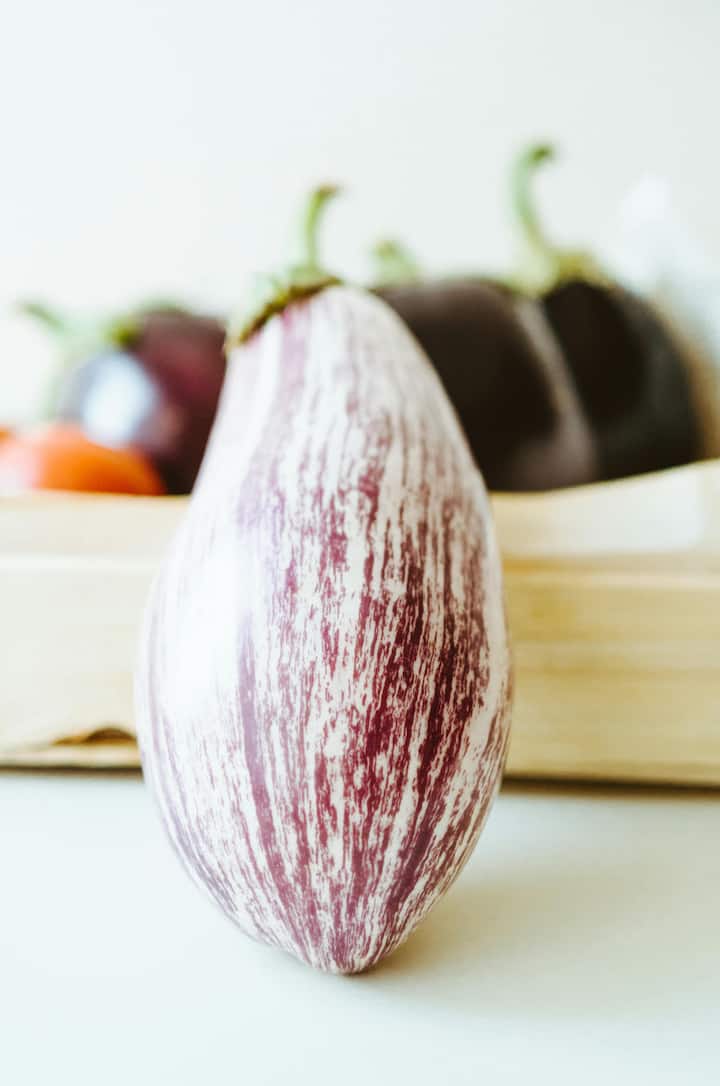 Apart from turmeric being beneficial for the eyes, brinjal is also effective in strengthening the immune system.  This makes the skin shiny and healthy from within.  (Photo credit: Pexel.com)
