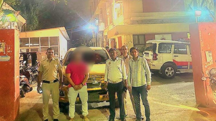 Delhi Police arrested YOU tuber pradeep Dhaka in case of traffic rules abolition  car seized fined Rs 36k Pradeep Dhaka: गैर कानूनी तरीके से वीडियो बनाना रईसजादे यूट्यूबर को पड़ा महंगा, गाड़ी जब्त, जानें- और क्या हुआ?
