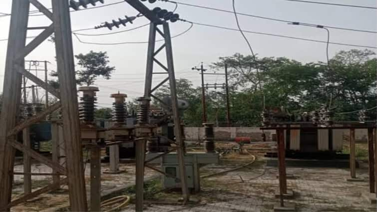 Sarangarh Low voltage transformer malfunction has disturbed people sleep it ann सारंगढ़ में लो वोल्टेज, ट्रांसफॉर्मर की खराबी ने उड़ा दी लोगों की नींद, बेसमय हो जाता है बंद