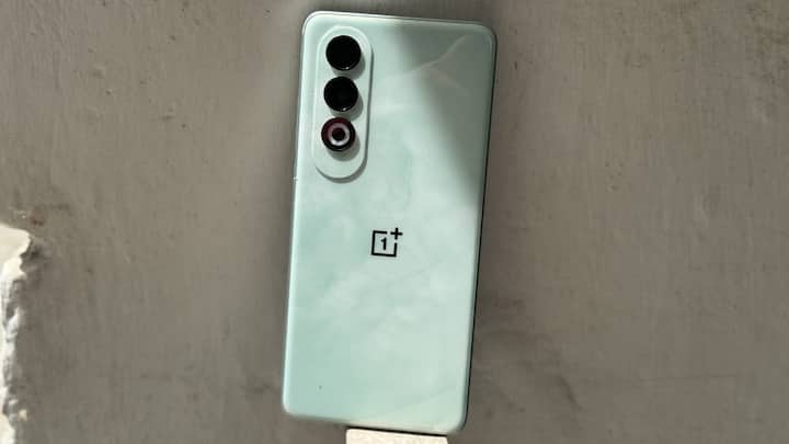 A premium feel, and a very interesting green shade - The OnePlus Nord CE4 is a tall and slim phone at 162.5 mm, 8.4mm, respectively and weighs 186 grams, which is light for its size. It has a premium-ish feel to it, with a flat front, a slightly curved glass back, and straight sides that are a rage these days. As in so many phones these days, design innovation has been focused (pun intended) on the camera unit - the OnePlus Nord CE4 comes with cameras placed inside what looks like a vertical capsule that juts out. There seem to be three cameras on the back, but the third disc is just a flash with a black dot in the middle. The phone comes in two shades - the grey Dark Chrome is smart but predictable, while the Celadon Marble is a blend of different shades of light screen with a touch of glitter (which shows in the sun), giving the phone a very marble-like look. There is no talk of Gorilla Glass protection but the phone has IP54 splash resistance. It started out as a flagship killer, but recent times have seen OnePlus become a more formidable presence in the mid-segment of the smartphone market. And leading its charge in this highly competitive zone has been the OnePlus Nord series, which has run up some big numbers. OnePlus has just released the OnePlus Nord CE4 5G, which is the latest in the Nord CE (CE stands for ‘core experience’) sub-series. It looks to carry forward the OnePlus Nord CE tradition of delivering a solid performance for not a lot of bucks…oh, and selling a lot of units in the process. Here are our quick thoughts on the latest Never Settler. [Image credit: ABP Live/Nimish Dubey]