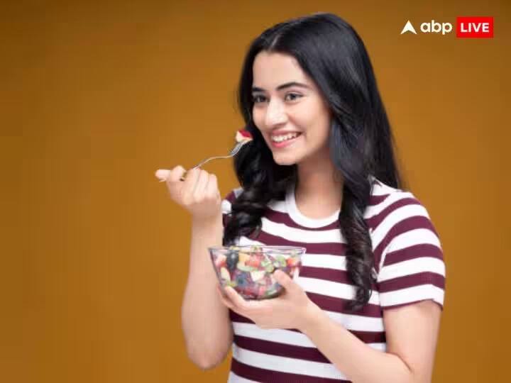 વાસ્તુશાસ્ત્રમાં જમવાના કેટલાક નિયમો સમજાવવામાં આવ્યા છે. જ્યારે આપણે જમીએ છીએ ત્યારે આપણે કઈ દિશામાં મોઢું કરીએ છીએ તેની આપણા પર ઘણી અસર પડે છે.