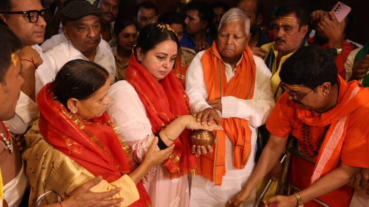 बिहार के सारण जिले में बीजेपी प्रत्याशी राजीव प्रताप रूडी को लालू यादव की बेटी रोहिणी आचार्य टक्कर देगी.