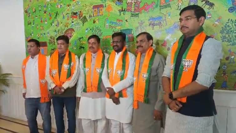 Lok Sabha Election 2024 Chhindwara Mayor Vikram Ahake joins BJP in presence of CM Mohan Yadav ANN Lok Sabha Elections 2024: CM मोहन ने कमलनाथ के गढ़ में लगाई बड़ी सेंध, छिंदवाड़ा मेयर विक्रम अहाके BJP में शामिल