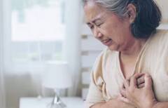 Heart Attack: ਹਾਰਟ ਅਟੈਕ ਤੋਂ ਪਹਿਲਾਂ ਜਬਾੜੇ ਅਤੇ ਦੰਦ ‘ਚ ਨਜ਼ਰ ਆਉਂਦੇ ਆਹ ਲੱਛਣ, ਨਾ ਕਰੋ ਨਜ਼ਰਅੰਦਾਜ਼ ਨਹੀਂ ਤਾਂ...