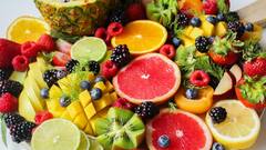 Fruits In Summer :  उन्हाळ्यात 'ही' फळे करतील तुमच्या शरीरातील पाण्याची कमतरता दूर!