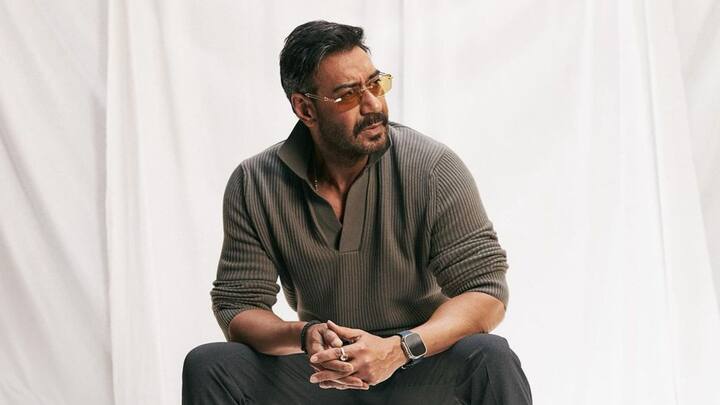 সাফল্যমণ্ডিত বিপুল অভিনয় কেরিয়ারের পাশাপাশি অজয় দেবগণ একজন সমাজকর্মীও বটে। একাধিক সামাজিক ইস্যুর পক্ষে থাকেন তিনি যার মধ্যে শিশু স্বাস্থ্য ও শিশু শিক্ষা অন্যতম।