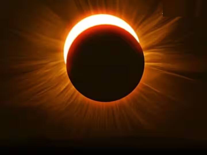 આ સૂર્યગ્રહણમાં લગભગ 7 મિનિટ સુધી સૂર્યપ્રકાશ દેખાશે નહીં. એટલે કે, આ સમય દરમિયાન ચંદ્ર સૂર્યપ્રકાશને પૃથ્વી સુધી પહોંચતા સંપૂર્ણપણે અવરોધિત કરશે અને થોડા સમય માટે અંધકાર રહેશે.