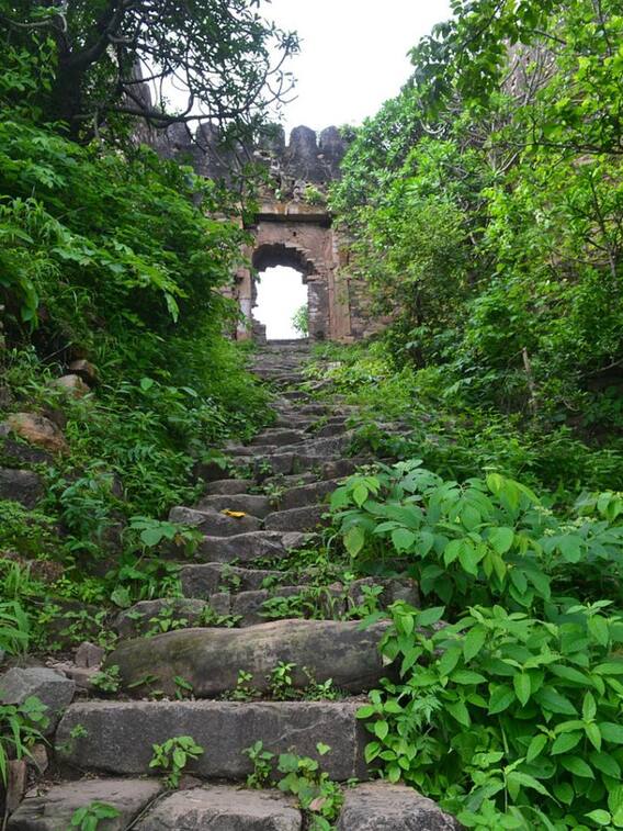 ऐतिहासिक महत्व रखते हैं यूपी के ये 10 किले