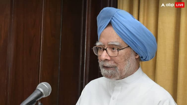 Manmohan Singh to retire as Congress Rajya Sabha MP after 33 year long tenure Mallikarjun Kharge gave this reaction Know details Manmohan Singh: राज्यसभा में नहीं दिखेंगे मनमोहन सिंह, 33 साल बाद 54 सदस्यों संग होने जा रहे रिटायर; मल्लिकार्जुन खरगे ने लिखा लेटर