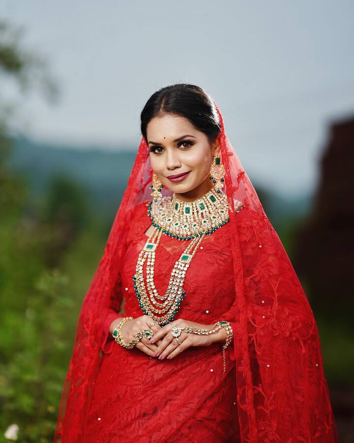 मागील काही वर्षांपासून सामन्याचं समालोचन विविध भाषांमध्ये केले जातेय. हिंदी, इंग्रजीसोबत आता मराठीतूनही सामन्याचं समालोचन केले जाते.