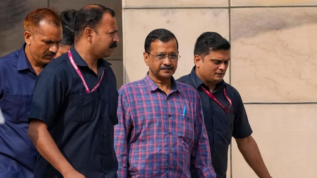 Arvind Kejriwal: अरविंद केजरीवाल के जेल जाने के बाद अब कौन संभालेगा CM पद? चर्चा हुई तेज तो AAP ने किया साफ arvind kejriwal jail Who will take over as CM AAP Reaction Sunita Kejriwal delhi chief Minister name Arvind Kejriwal: अरविंद केजरीवाल के जेल जाने के बाद अब कौन संभालेगा CM पद? चर्चा हुई तेज तो AAP ने किया साफ
