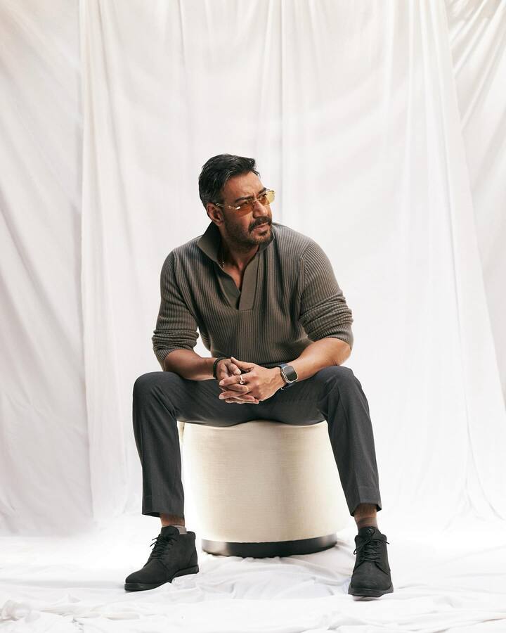 अभिनेता कधीही कोणत्याही चित्रपट पुरस्कार शोमध्ये दिसत नाही. खरंतर अजय देवगण कोणत्याही अवॉर्ड फंक्शनवर विश्वास ठेवत नाही. आयोजक केवळ त्यांच्या कार्यक्रमात स्टार जोडण्यासाठी आणि टीआरपी वाढवण्यासाठी बॉलीवूड तारे एकत्र करतात, असा त्यांचा विश्वास आहे.(photo:ajaydevgn/ig)