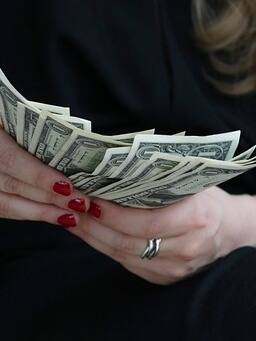 अमेरिका में किस धर्म के लोग हैं सबसे अमीर?