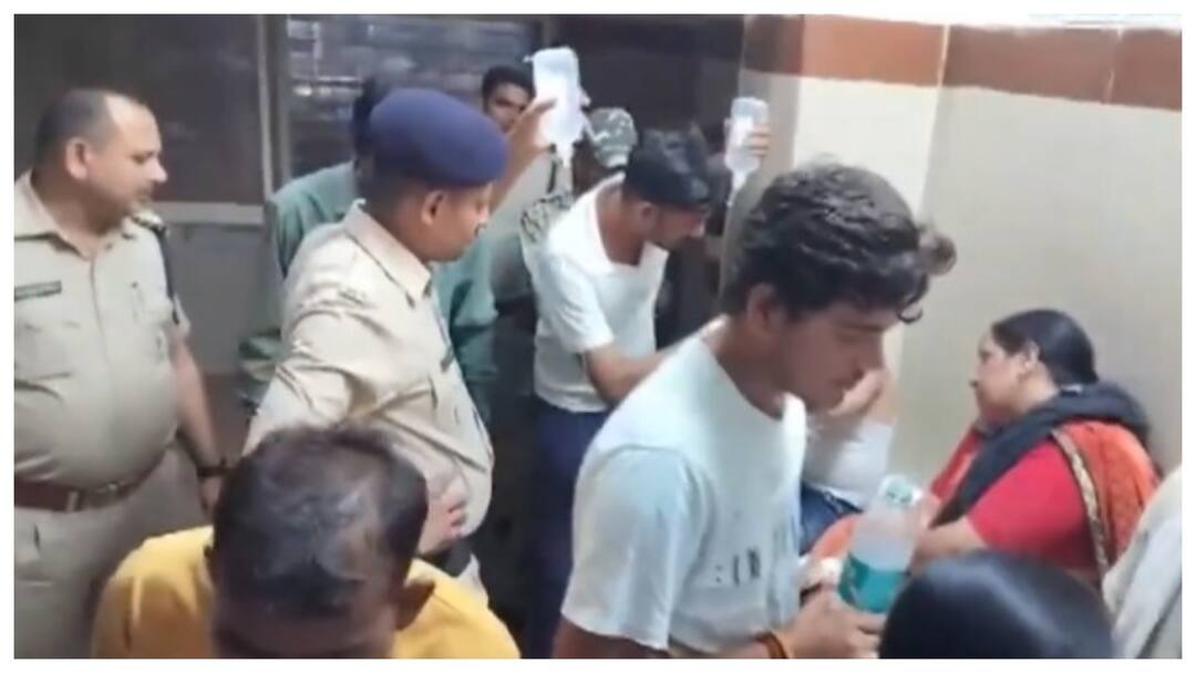 MP: 25 Wounded After Bus Overturns On National Highway 44 In Morena MP: 25 Wounded After Bus Overturns On National Highway 44 In Morena