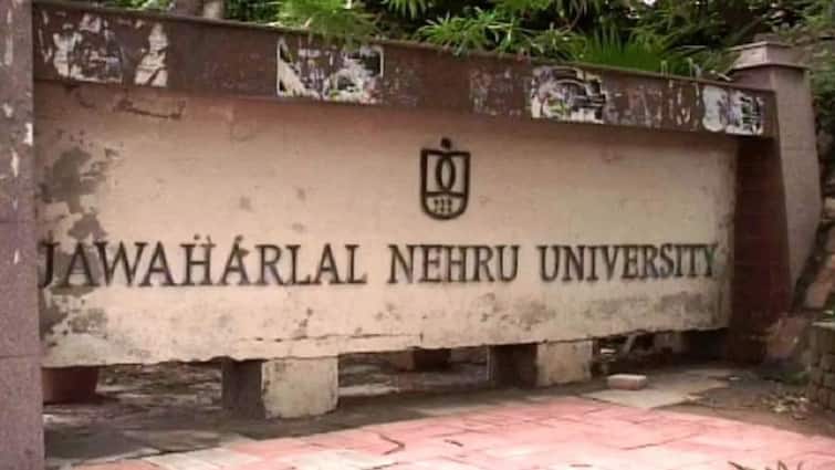 JNU students on indefinite strike over inaction on molestation complaint 'यौन उत्पीड़न के आरोपी खुलेआम घूम रहे', अनिश्चितकालीन हड़ताल पर बैठी JNU की स्टूडेंट
