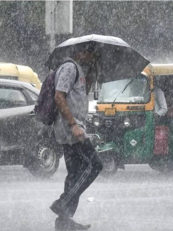 दिल्ली में चलेंगी तेज हवाएं, बारिश का भी अलर्ट