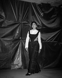 Mrunal Thakur : బ్లాక్ అండ్ వైట్ ఫోటోల్లో ముద్దుగా ఉన్న మృణాల్ ఠాకూర్.. ఫ్యామిలీ స్టార్ ప్రమోషన్స్​లో బిజీగా ఉన్న బ్యూటీ