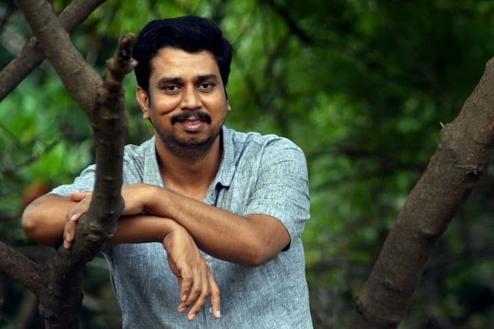 இரத்த சரித்தரம், பயணம், தோனி ஆகிய படங்களின் தமிழ் வெர்ஷனுக்கு வசனம் எழுதியவர் டி.ஜே.ஞானவேல்.