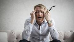 Depression : तुम्हीही डिप्रेशनचे शिकार आहात का, या सवयीचा अवलंब करून घ्या स्वत:ची काळजी!