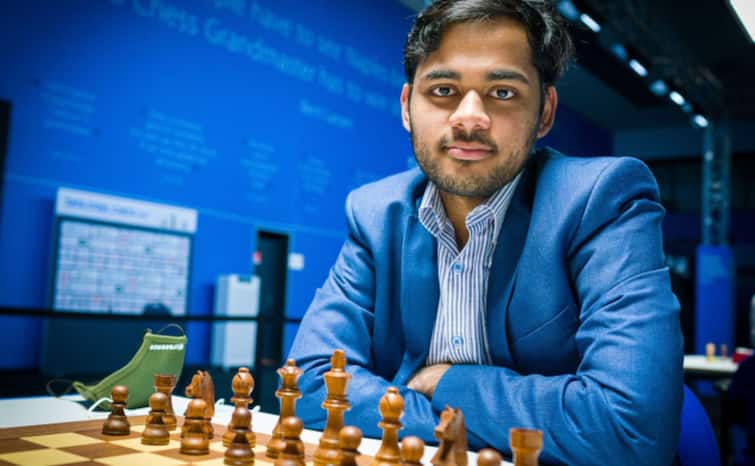 FIDE chess India number 1 chess player Arjun Erigaisi and leaving Viswanathan Anand behind Chess: 21 साल का यह लड़का बना भारत का नंबर 1 शतरंज खिलाड़ी, विश्वनाथन आनंद को छोड़ा पीछे