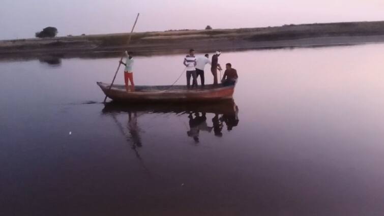 अलीगढ़: यमुना नदी में नहाने वक्त तेज बहाव में फंसे 5 मासूम, एक की डूबने से मौत