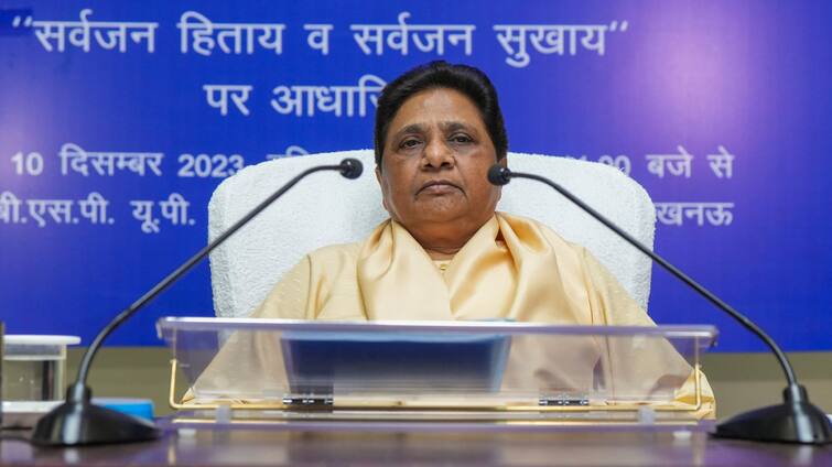 Lok Sabha Election 2024 BSP Releases List of 40 Star campaigners List Included Mayawati Akash Anand Name Lok Sabha Election 2024: लोकसभा चुनाव के लिए बसपा ने जारी की 40 स्टार प्रचारकों की लिस्ट, चंद्रशेखर आजाद का भी है नाम